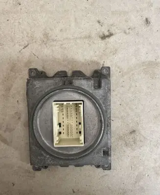 Volkswagen PASSAT B8 Headlight ballast module Xenon 7PP941571