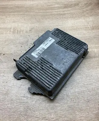 Renault Megane I Engine control unit/module ECU 7700875745 7700105980 S115300202A