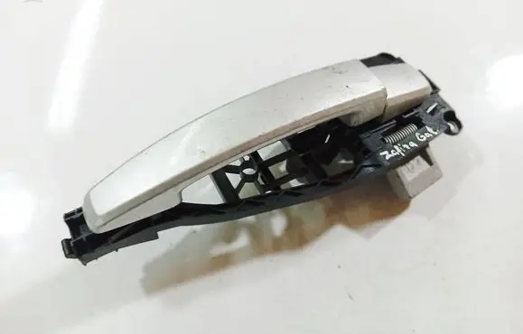 Opel Zafira B Front door exterior handle 