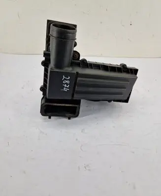 Volkswagen Touran I Air filter box 1K0129607AC
