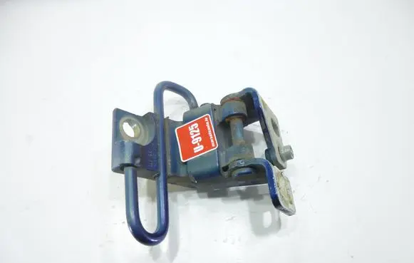 Volkswagen Golf VI Front door lower hinge 1K0831412Q A046575