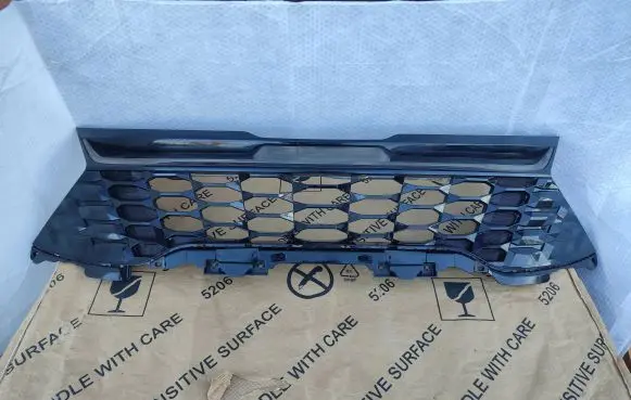 KIA Sportage Front grill 86351R2020