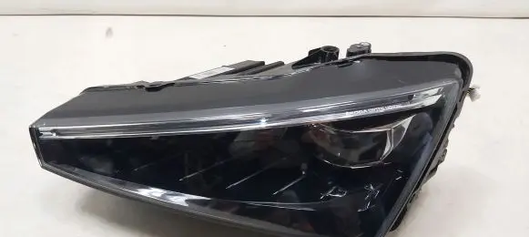 Skoda Scala Headlight/headlamp 657941015A