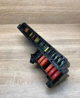 BMW 5 E60 E61 Fuse box set 6957330