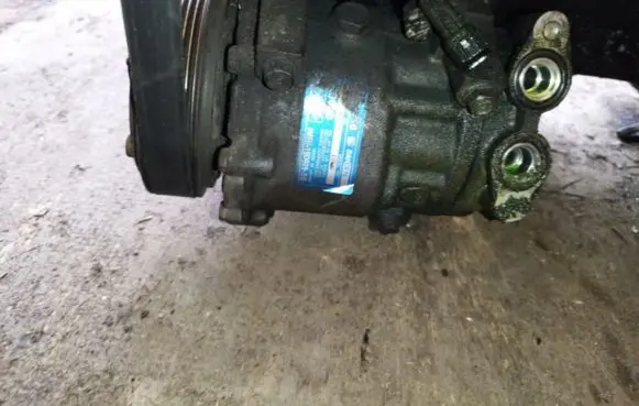 Mazda 3 I Air conditioning (A/C) compressor (pump) 3M5H19D629SB