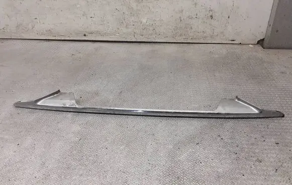 Toyota Previa (XR30, XR40) II Tailgate trim 7581328020