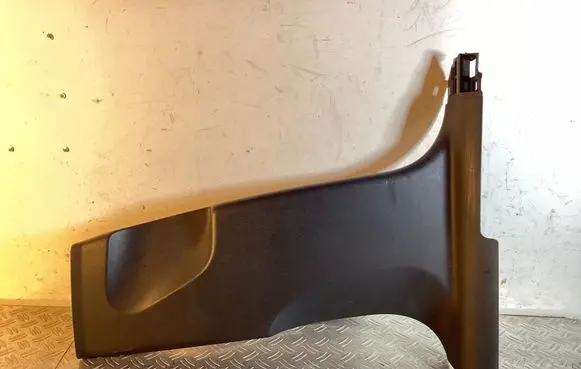 (B) pillar trim (bottom)