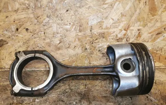 Mercedes-Benz C W203 Piston with connecting rod A272 0622701028