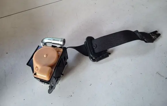 Opel Insignia B Front seatbelt 23464716