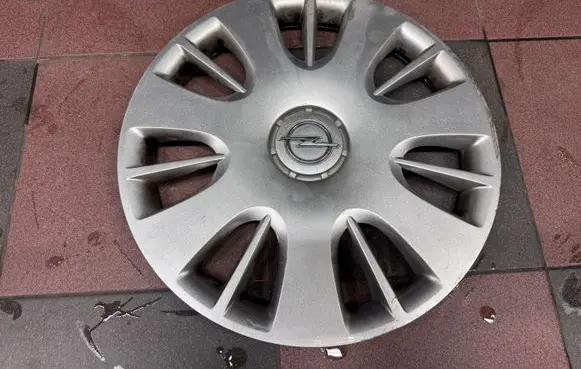 Opel Corsa D R15 wheel hub/cap/trim 13214814 13214815 00461060860