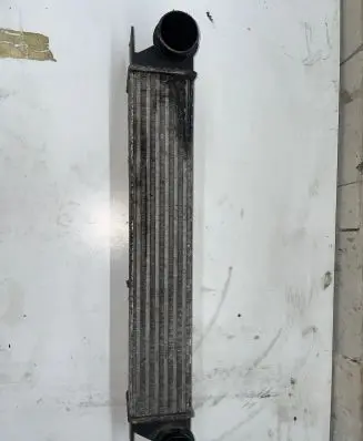 BMW 5 E39 Intercooler radiator 17512247359 512247359 2247359