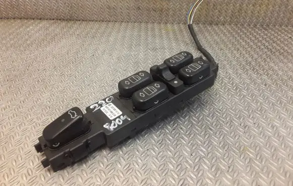 Mercedes-Benz S W220 Electric window control switch 2208201010