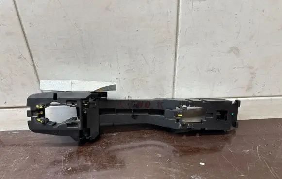 Renault Koleos II Rear door exterior handle/bracket 