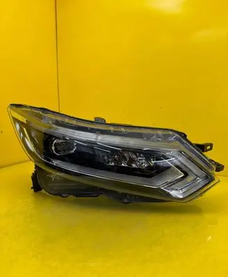Nissan Qashqai Headlight/headlamp 10019011
