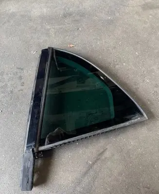 Renault Megane IV Rear door window glass 822218489R