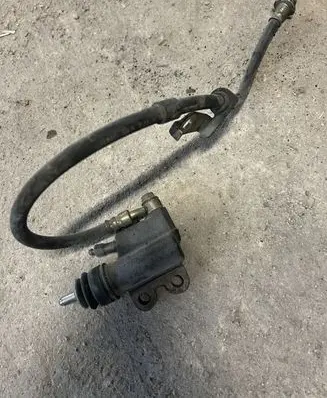 Nissan Almera N16 Clutch slave cylinder 