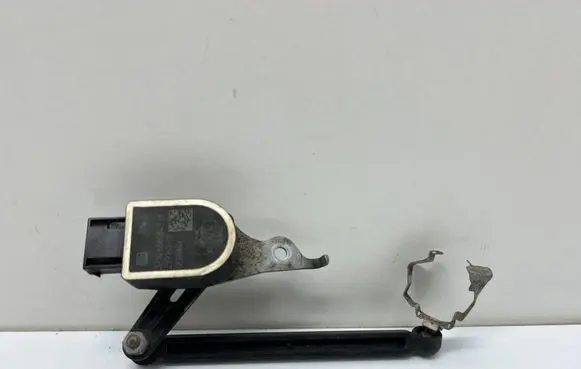 BMW 2 F22 F23 Headlight/headlamp level sensor 6860843