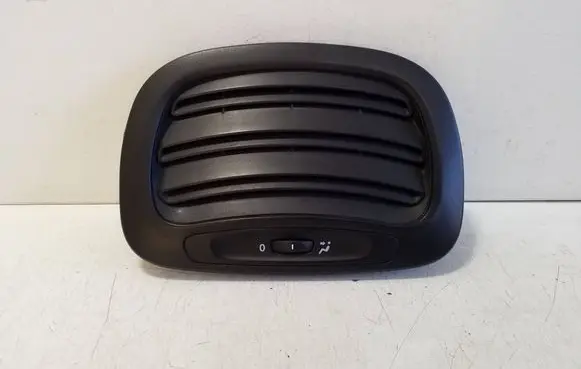 Fiat 500L Dash center air vent grill 226789