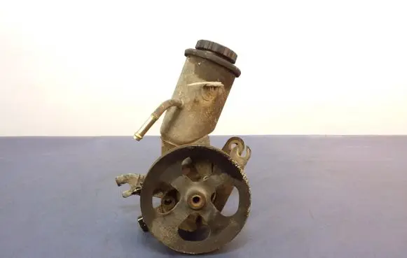 Toyota Yaris Power steering pump
