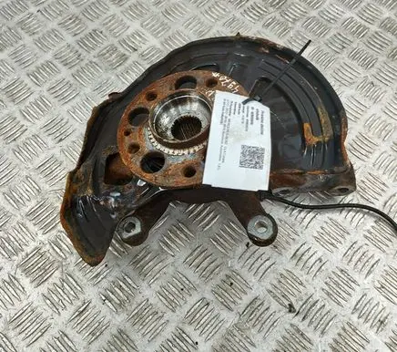 Mercedes-Benz CLA C117 X117 W117 Front wheel hub A2464210820 A2463320200