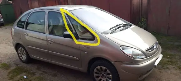 Citroen Xsara Picasso Front triangle window/glass 