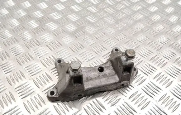 Mercedes-Benz CLS C218 AMG Gearbox mounting bracket A2112420340