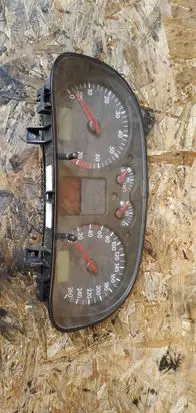 Volkswagen Golf IV Speedometer (instrument cluster)