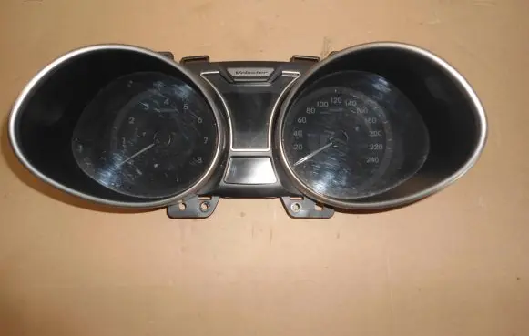 Hyundai Veloster Speedometer (instrument cluster)
