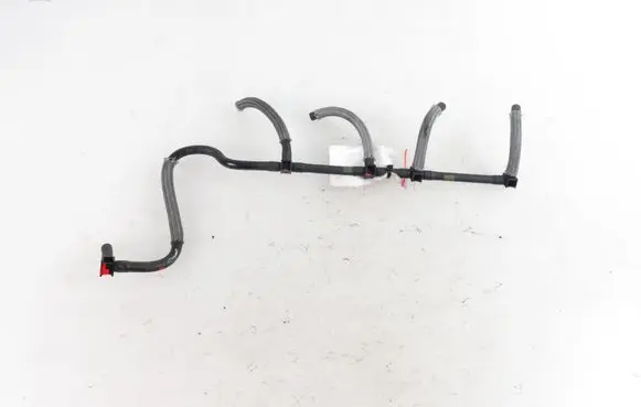 Volkswagen Polo III 6N 6N2 6NF Fuel injector supply line/pipe 