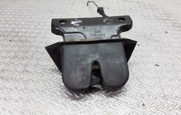 Audi A4 S4 B5 8D Tailgate window lock/catch/latch 