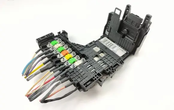 Peugeot 508 Fuse module 9665878080
