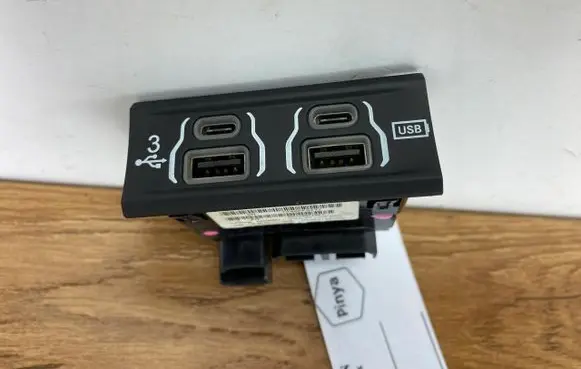 Ram 1500 USB socket connector P68330429AF