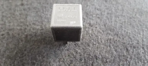 Opel Combo C Other relay 90464760 V23134-K52-X220