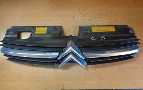 Citroen C5 Front bumper upper radiator grill 9636751980 28857M