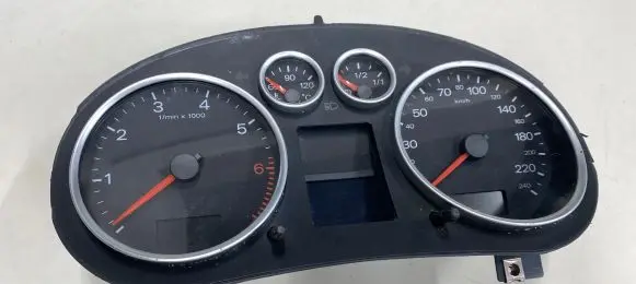 Audi A2 Speedometer (instrument cluster) 8Z0920900G 81117994 8Z0920900
