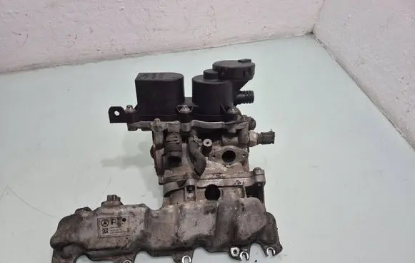 Mercedes-Benz B W245 Intake manifold A6400901537