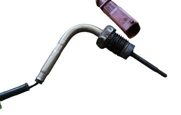 Volkswagen PASSAT B7 Exhaust gas temperature sensor 6X0973802A 966701 964857