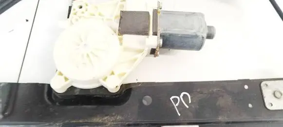 Ford Mondeo MK IV Front door window regulator motor 6M2114553B