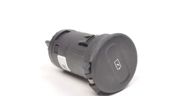 Volvo XC40 USB socket connector 32371568