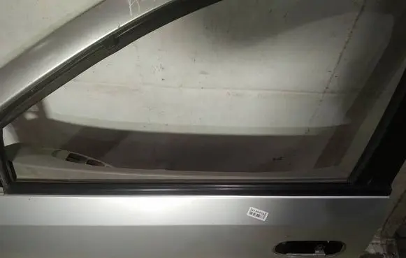 Nissan Almera Tino Front door glass trim molding 