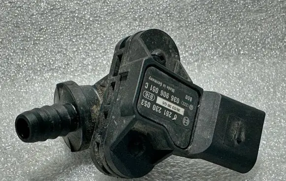 Audi A4 S4 B6 8E 8H Air pressure sensor 036906051C 8E0611933A