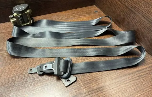 Opel Vivaro Rear seatbelt 8200328091 B507744