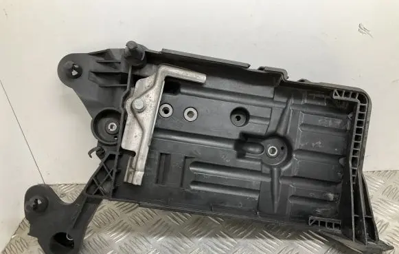 Battery tray