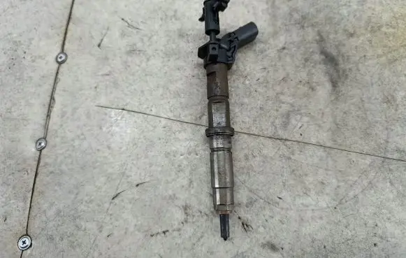 Volkswagen Crafter Fuel injector 