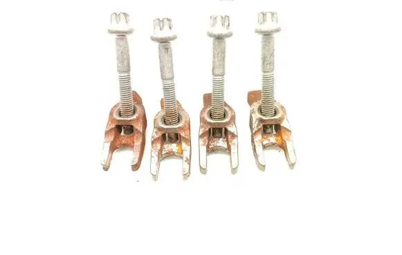 Ford Fiesta Fuel Injector clamp holder 