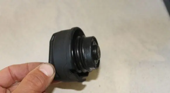 Volkswagen Golf VI Fuel tank filler cap 1H0201553B
