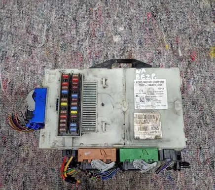 Ford Mondeo MK IV Fuse module 7G9T14A073DD 3659AF01125TP
