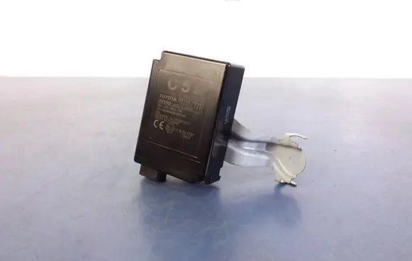 Lexus CT 200H Tire pressure sensor 89760-76051