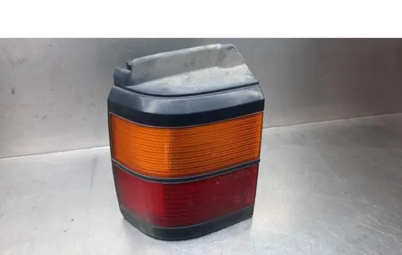 Volkswagen PASSAT B3 Rear/tail lights 333945111