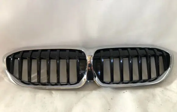 BMW 3 G20 G21 Front bumper upper radiator grill 8075665